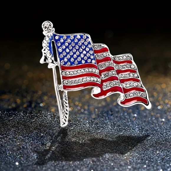 Jewelry - Silver Plated National Flag Brooch Anti-Exposure Pin
American Flag Brooch 🇺🇸